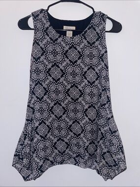 Black and White Patterned Swing Tank